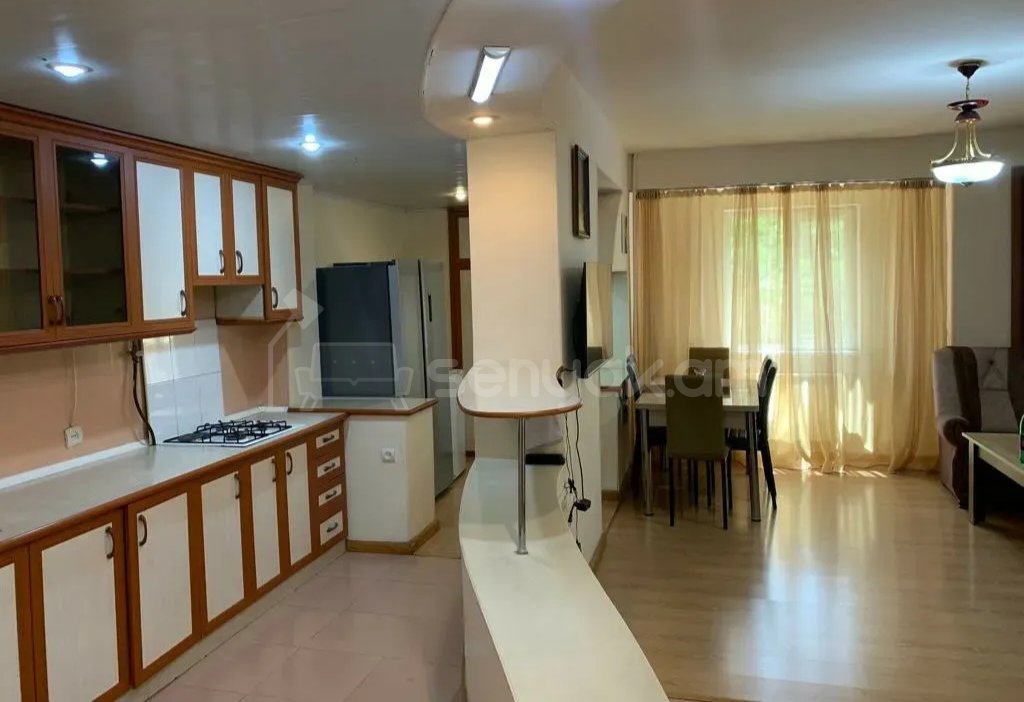 2 Սենյականոց Բնակարան, 65քմ, 3/9 հարկ, Նորմալ Վիճակում, Կահավորված