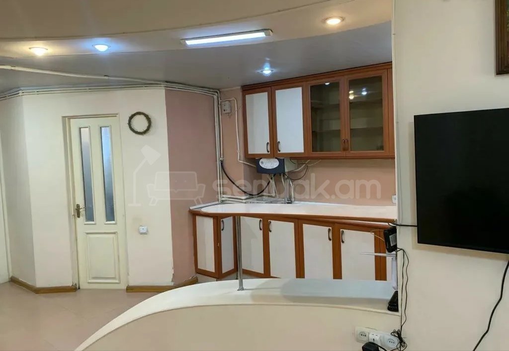 2 Սենյականոց Բնակարան, 65քմ, 3/9 հարկ, Նորմալ Վիճակում, Կահավորված