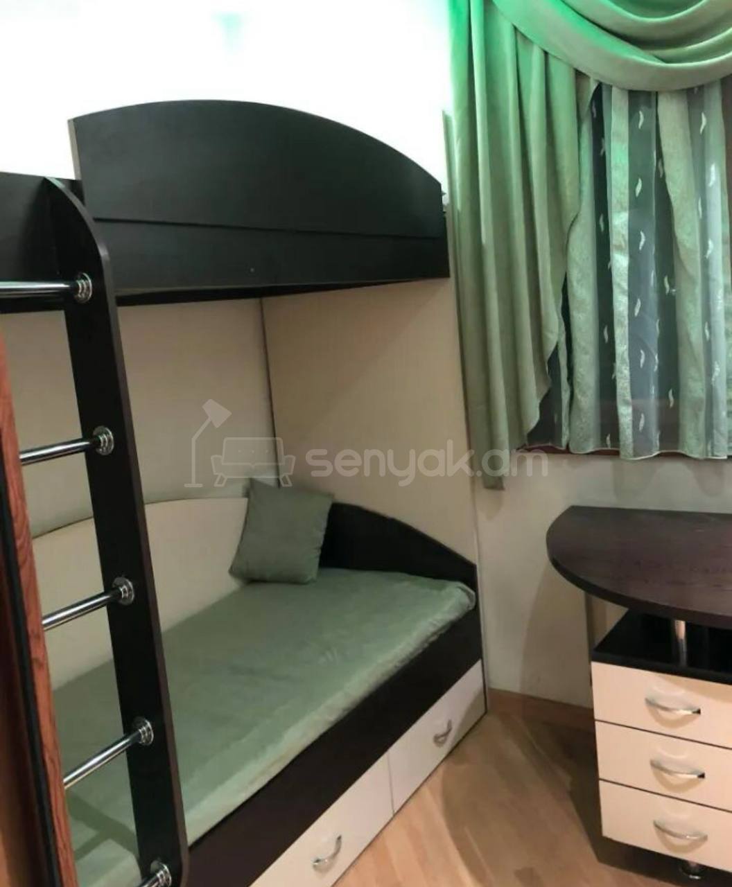 2 Սենյականոց Բնակարան Քարե Շենքում, 55քմ, 5/5 հարկ, Կապիտալ Վերանորոգված, Կահավորված, Արևկող