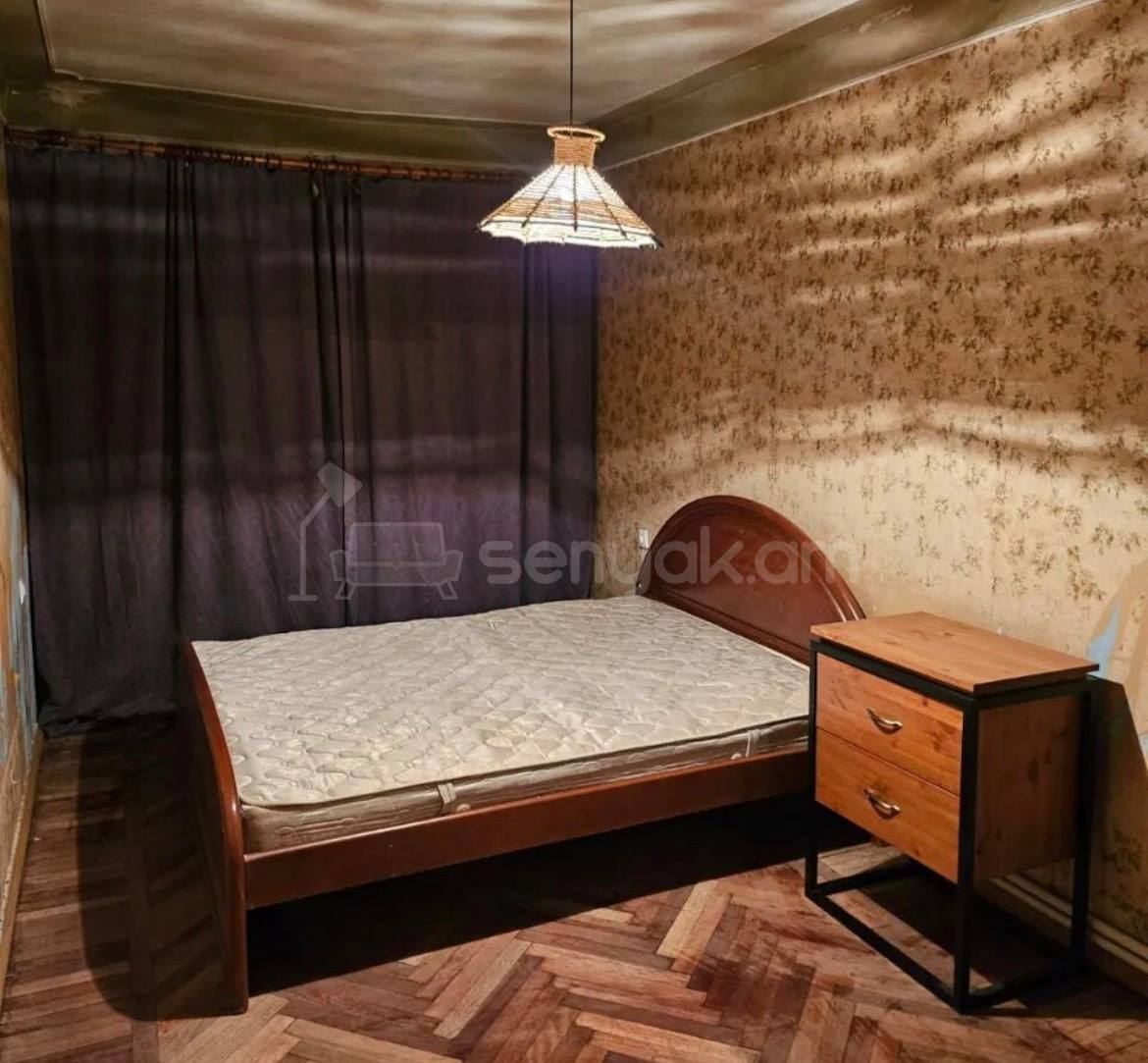 2 Սենյականոց Բնակարան Քարե Շենքում, 58քմ, 1/4 հարկ, Նորմալ Վիճակում, Կահավորված