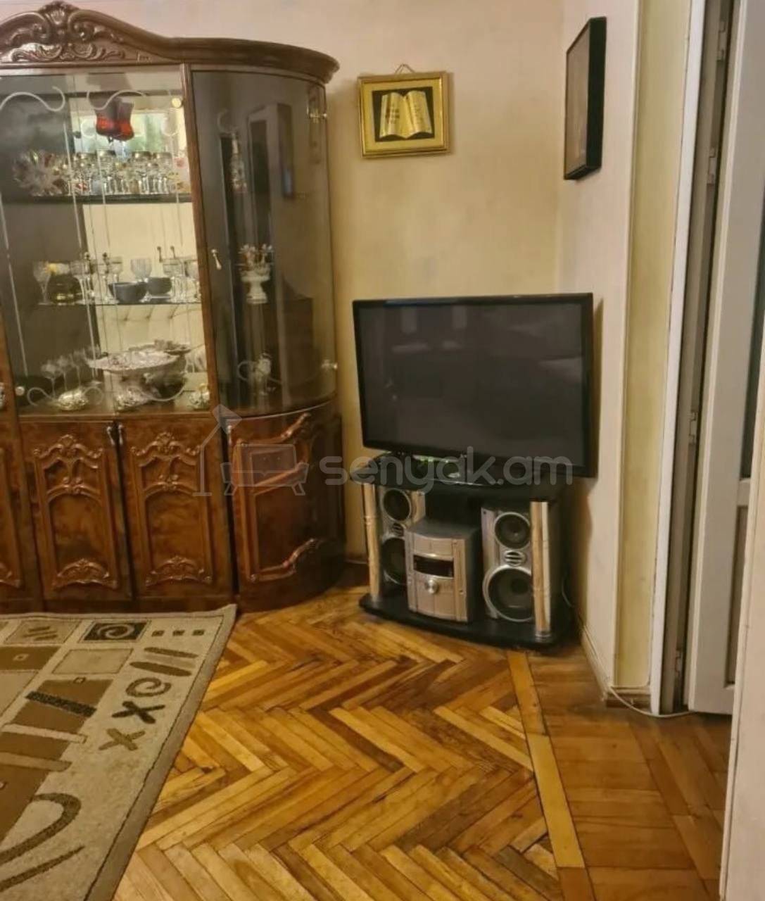 2 Սենյականոց Բնակարան Քարե Շենքում, 60քմ, 3/4 հարկ, Նորմալ Վիճակում, Կահավորված, Արևկող