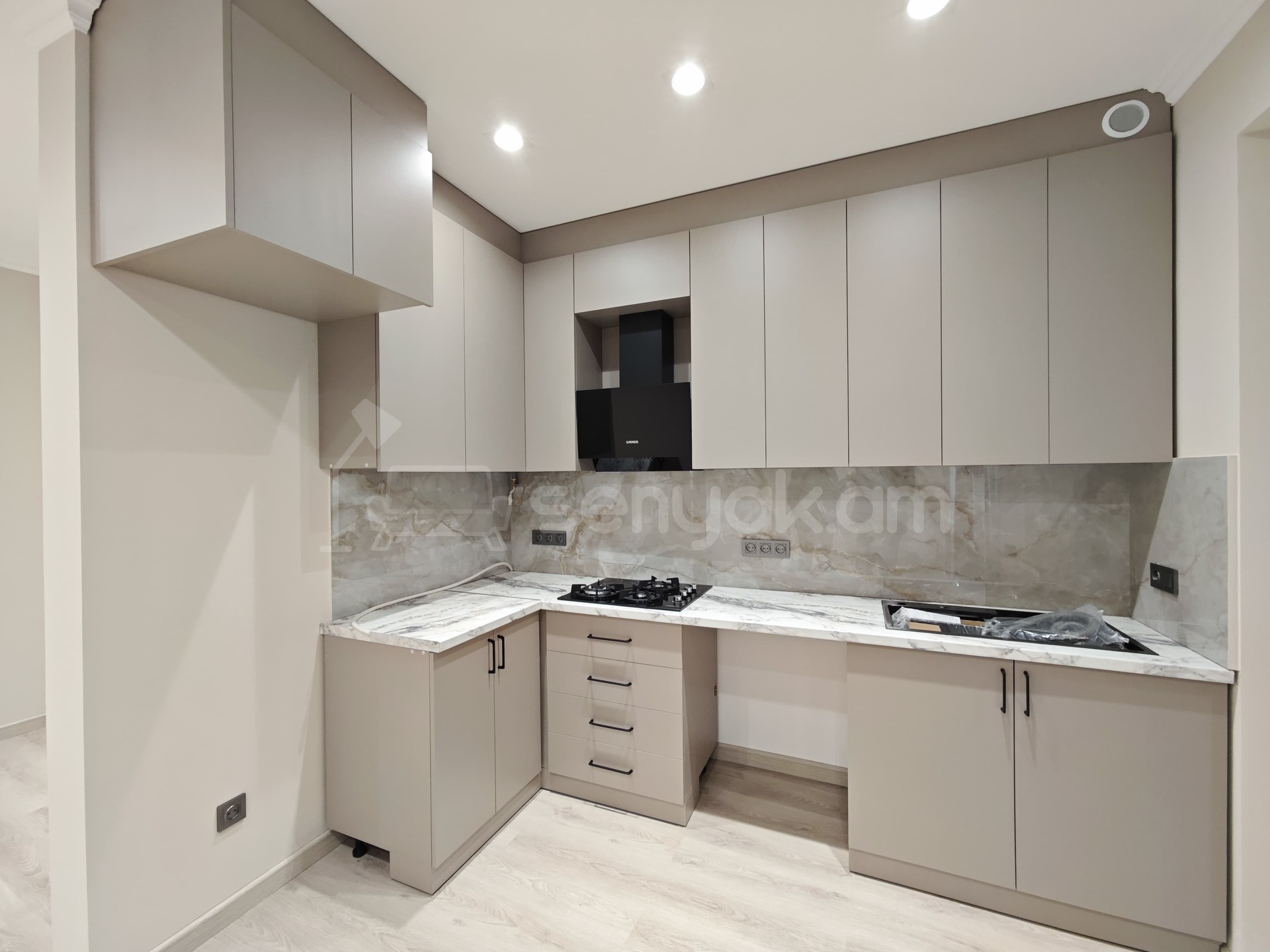 2 Սենյականոց Սեփական Տուն, 40քմ, Դիզայներական Վերանորոգված, Մասամբ Կահավորված