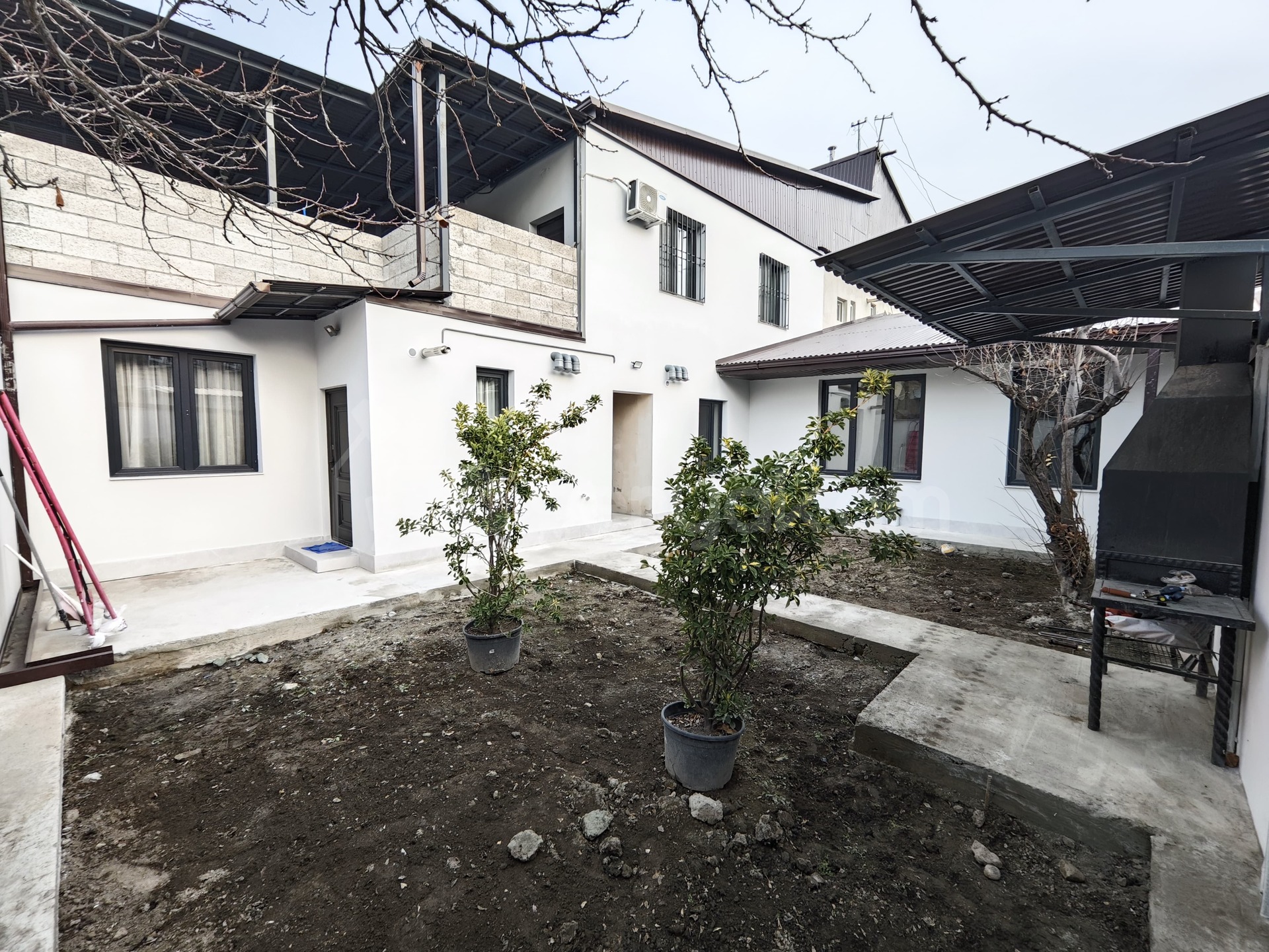 2 Սենյականոց Սեփական Տուն, 40քմ, Դիզայներական Վերանորոգված, Մասամբ Կահավորված