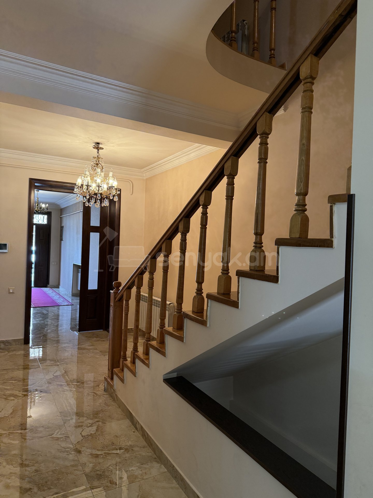 3 Սենյականոց Սեփական Տուն, 288քմ, Կապիտալ Վերանորոգված, Կահավորված, Ավտոտնակով