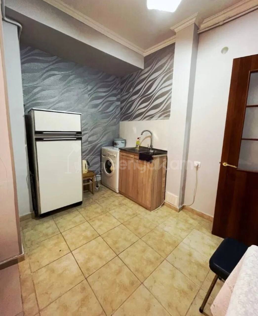 2 Սենյականոց Բնակարան Քարե Շենքում, 58քմ, 3/5 հարկ, Նորմալ Վիճակում