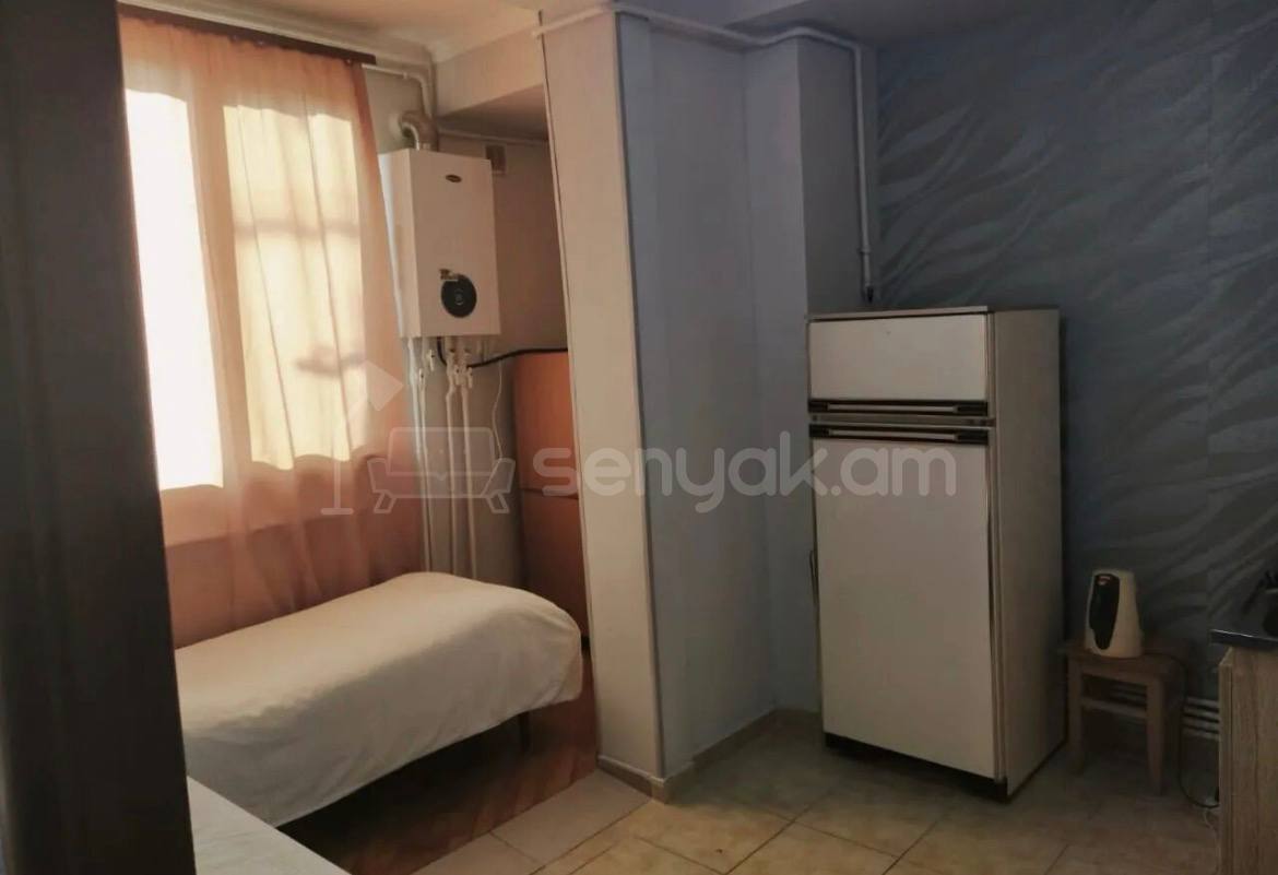 2 Սենյականոց Բնակարան Քարե Շենքում, 58քմ, 3/5 հարկ, Նորմալ Վիճակում