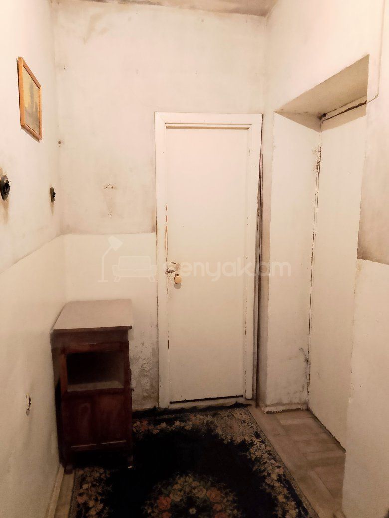 1 Սենյականոց Բնակարան Քարե Շենքում, 47քմ, 2/4 հարկ, Պետական Վիճակում