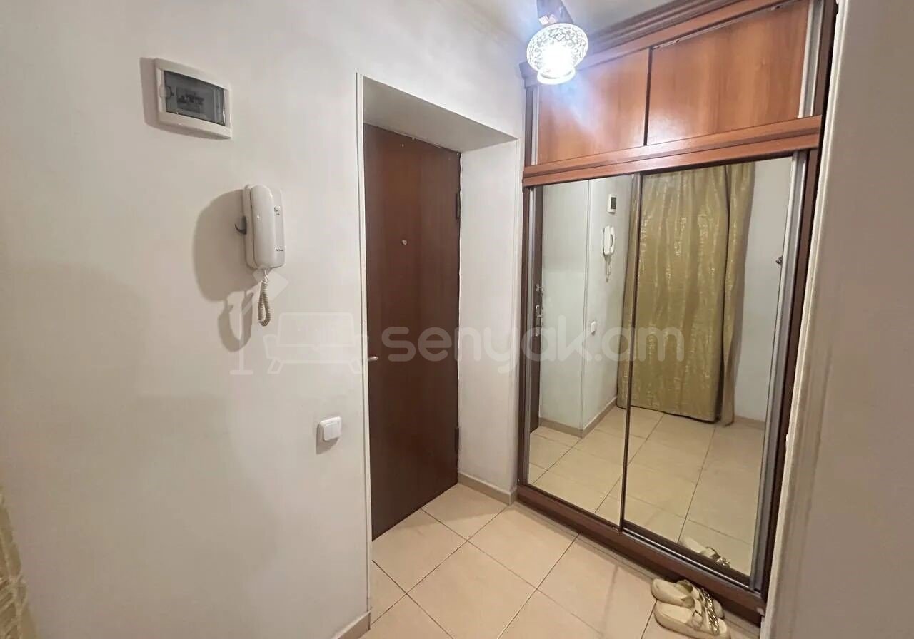 1 Սենյականոց Բնակարան Քարե Շենքում, 30քմ, 2/5 հարկ, Կապիտալ Վերանորոգված