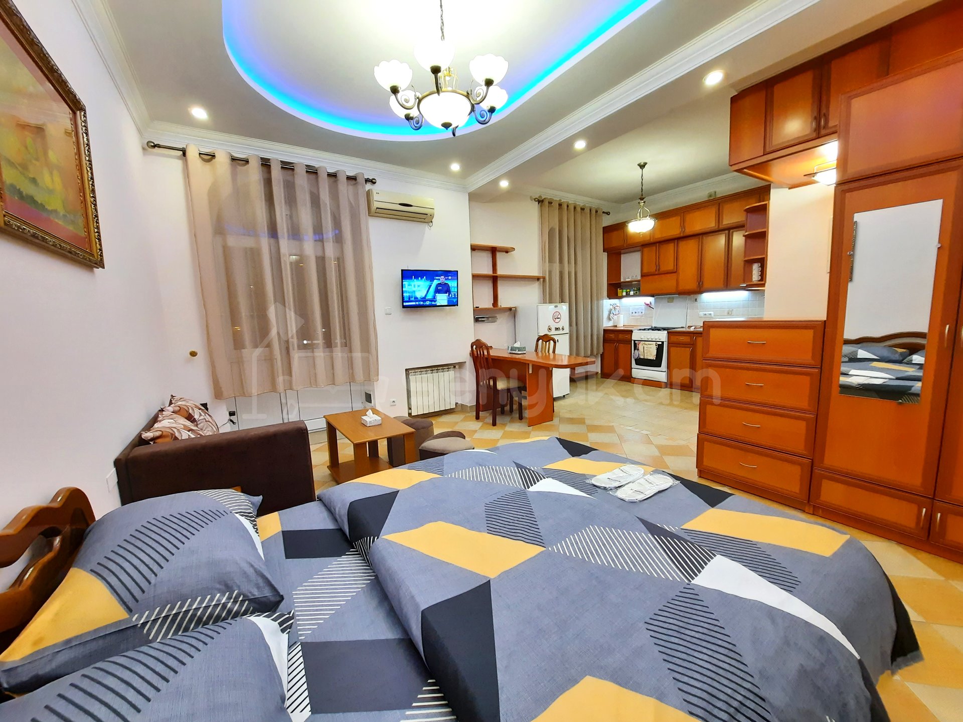 1 Սենյականոց Բնակարան Քարե Շենքում, 34քմ, 5/6 հարկ, Կապիտալ Վերանորոգված