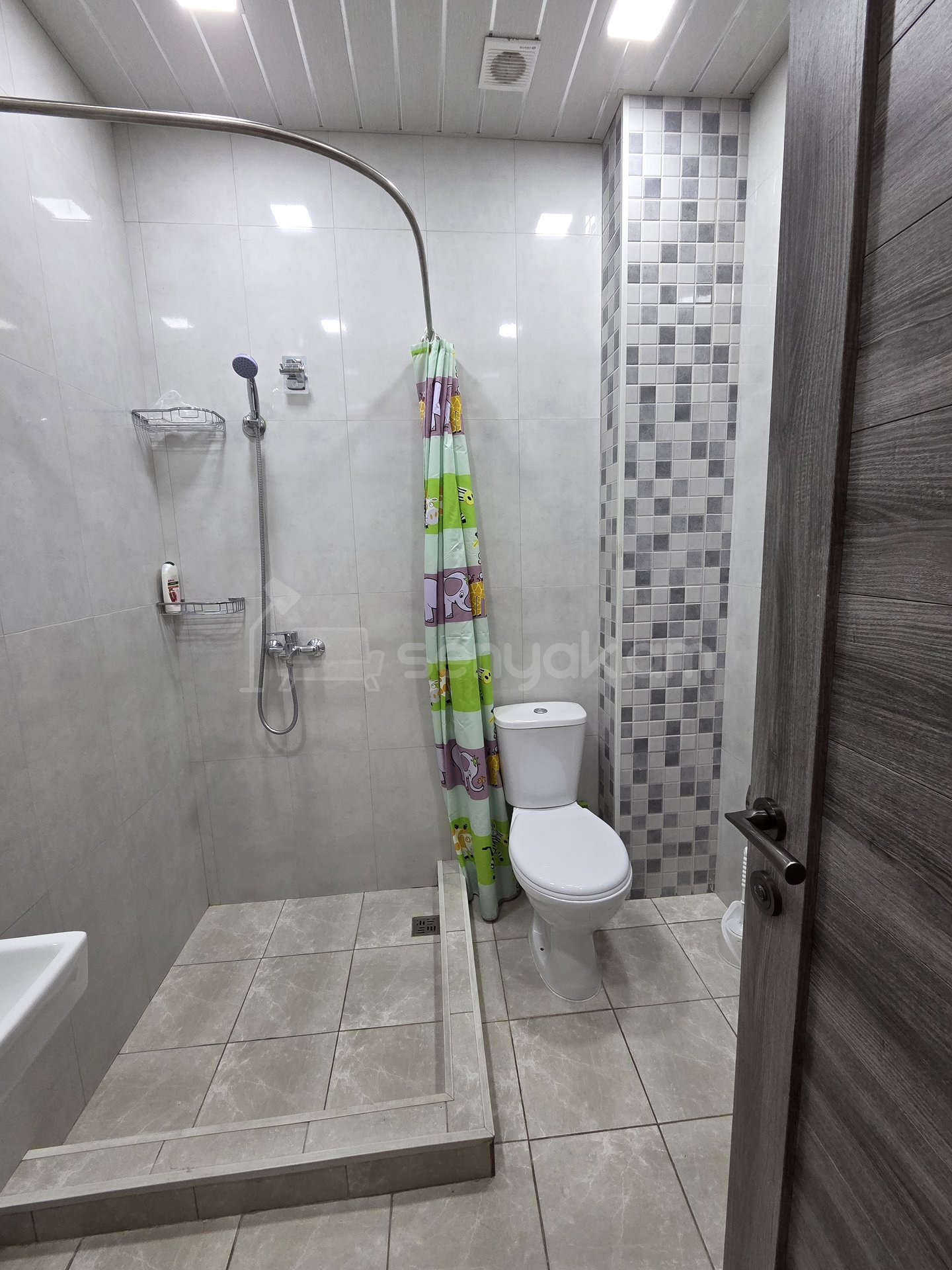 3 Սենյականոց Բնակարան Քարե Շենքում, 65քմ, 1/4 հարկ, Կապիտալ Վերանորոգված, Կահավորված, Արևկող