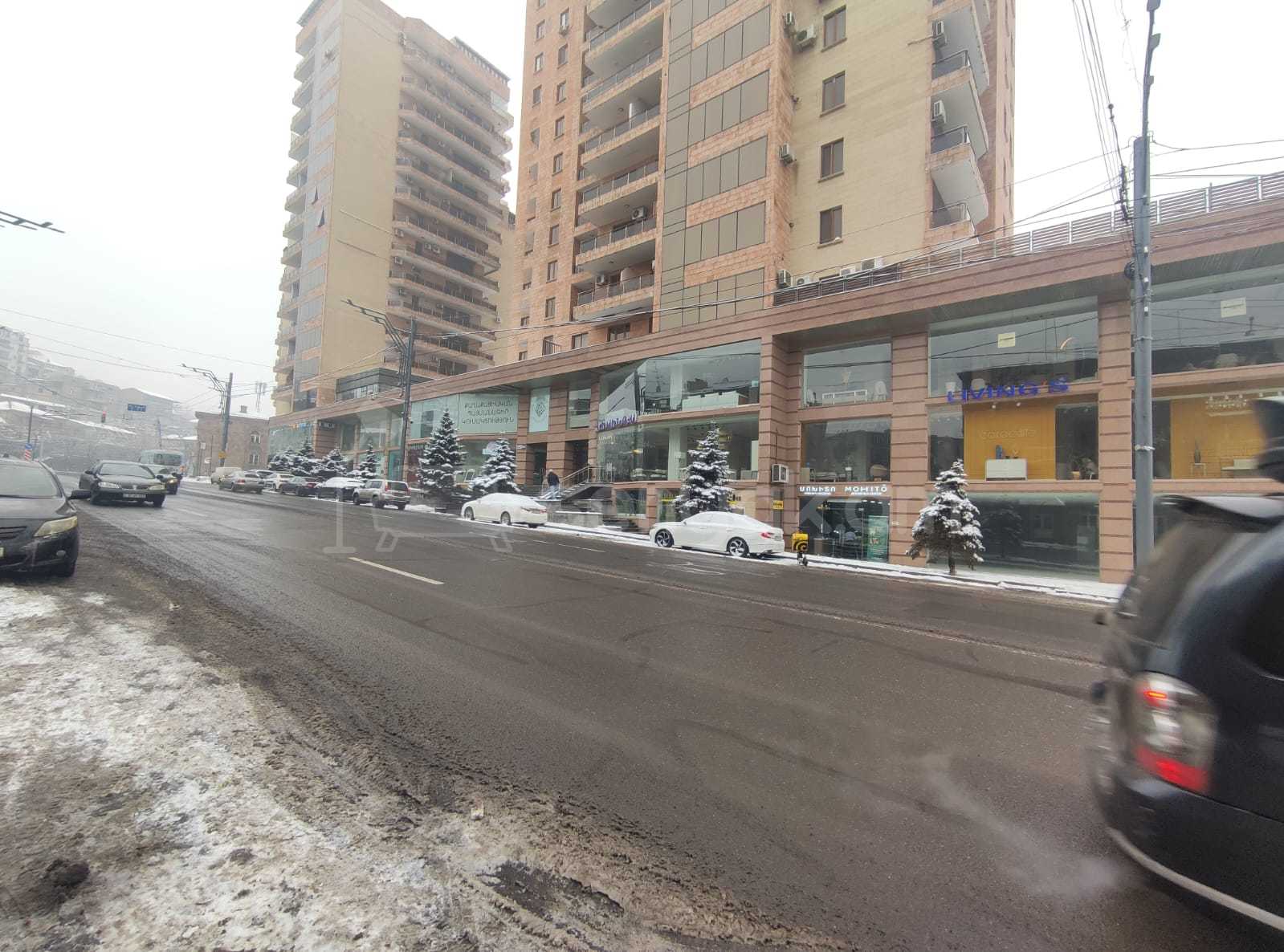 4 Սենյականոց Բնակարան Քարե Շենքում, 96քմ, 3/4 հարկ, Կապիտալ Վերանորոգված