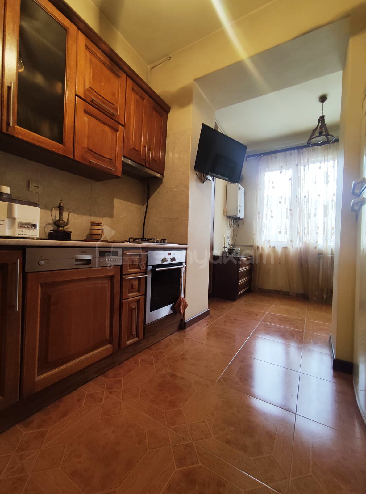 4 Սենյականոց Բնակարան Քարե Շենքում, 96քմ, 3/4 հարկ, Կապիտալ Վերանորոգված