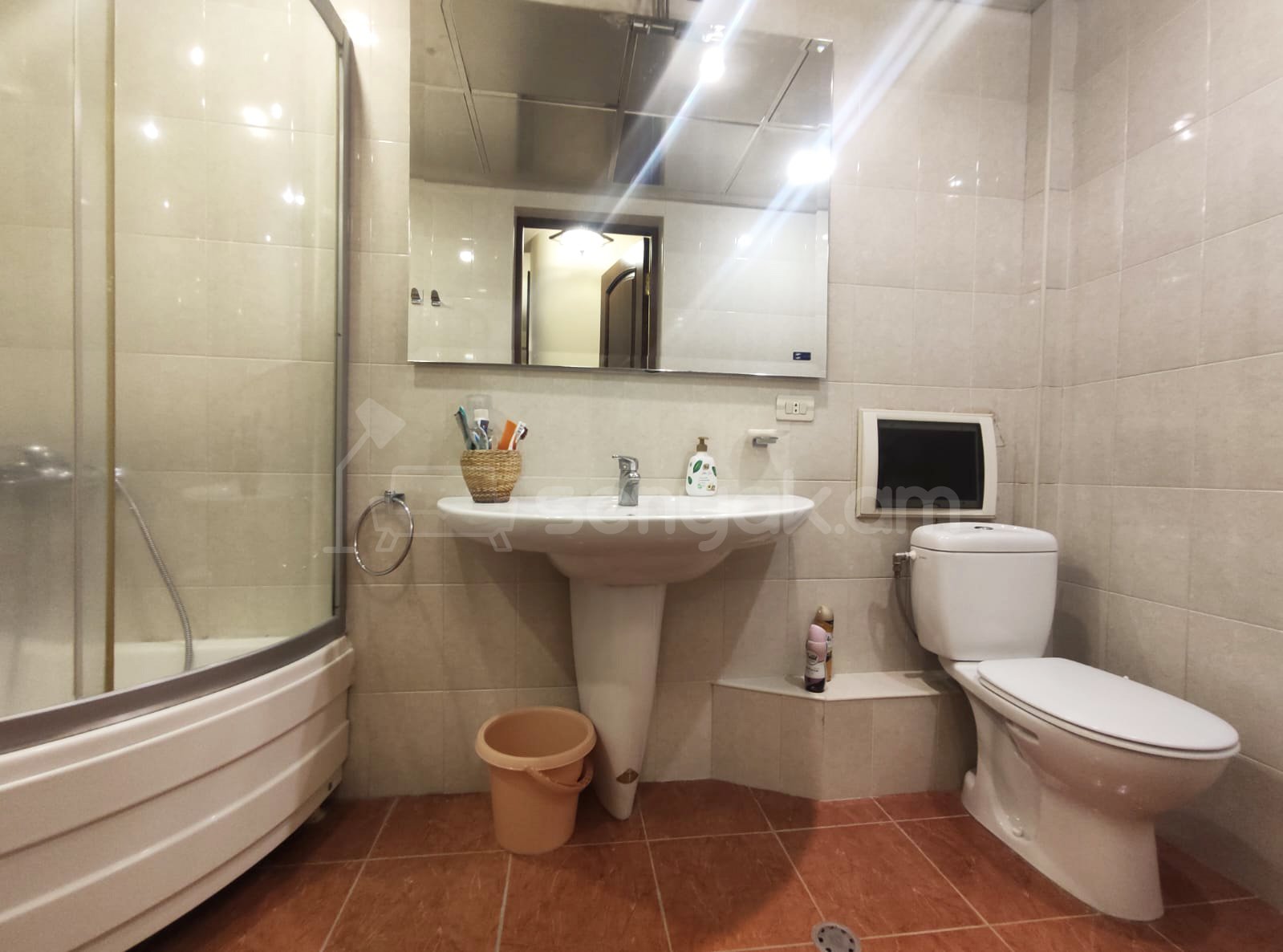 4 Սենյականոց Բնակարան Քարե Շենքում, 96քմ, 3/4 հարկ, Կապիտալ Վերանորոգված