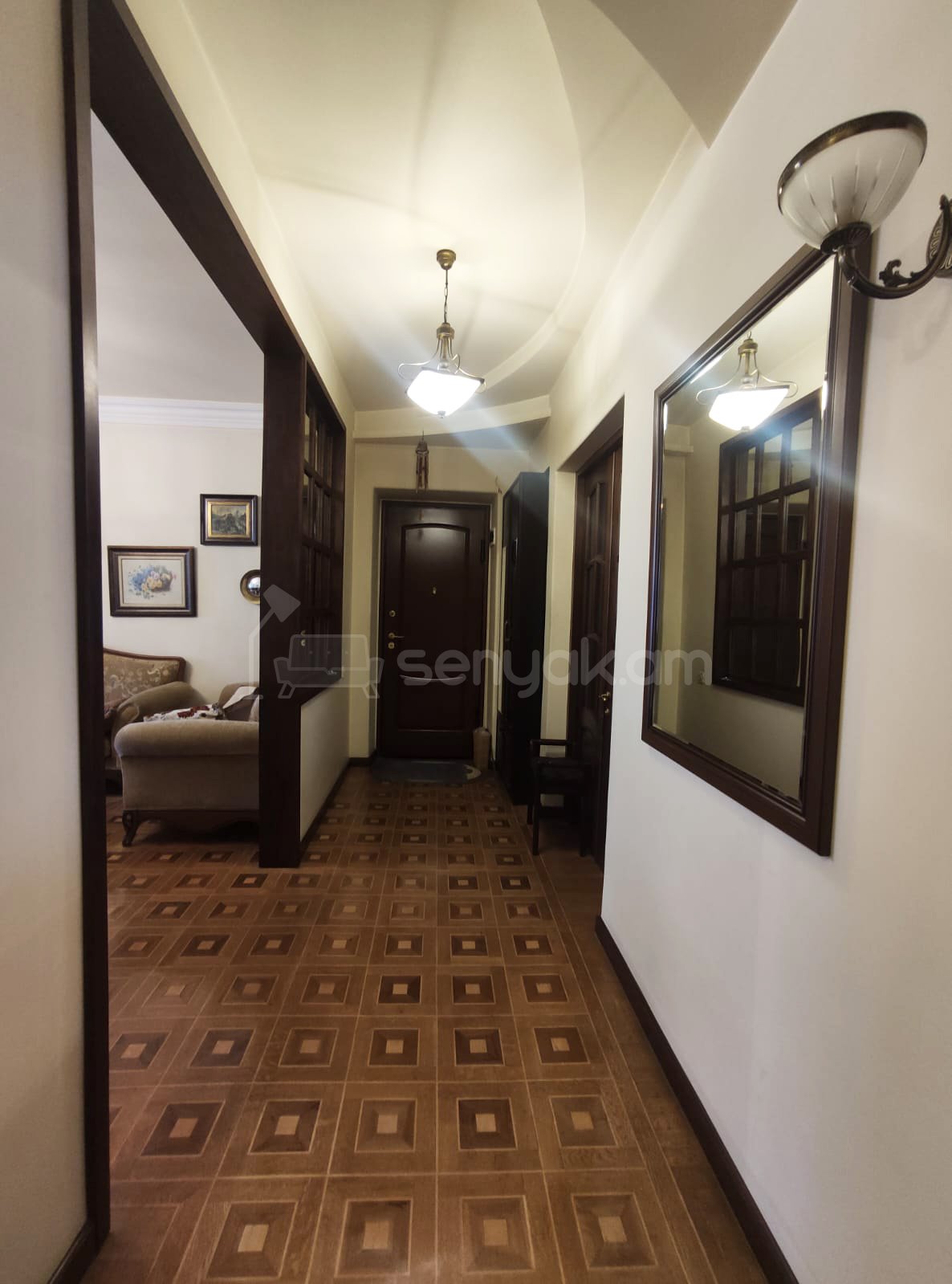 4 Սենյականոց Բնակարան Քարե Շենքում, 96քմ, 3/4 հարկ, Կապիտալ Վերանորոգված