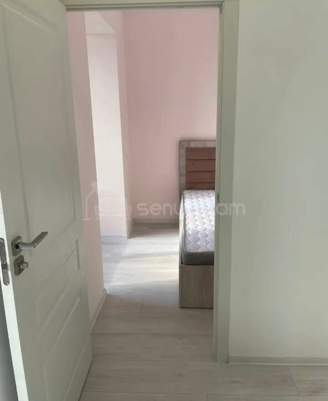 2 Սենյականոց Բնակարան Քարե Շենքում, 50քմ, 5/5 հարկ, Նորմալ Վիճակում, Կահավորված, Արևկող