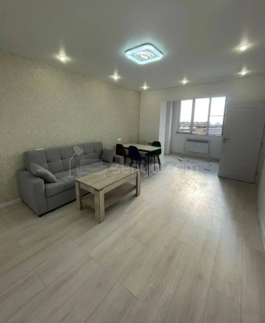 2 Սենյականոց Բնակարան Քարե Շենքում, 50քմ, 5/5 հարկ, Նորմալ Վիճակում, Կահավորված, Արևկող