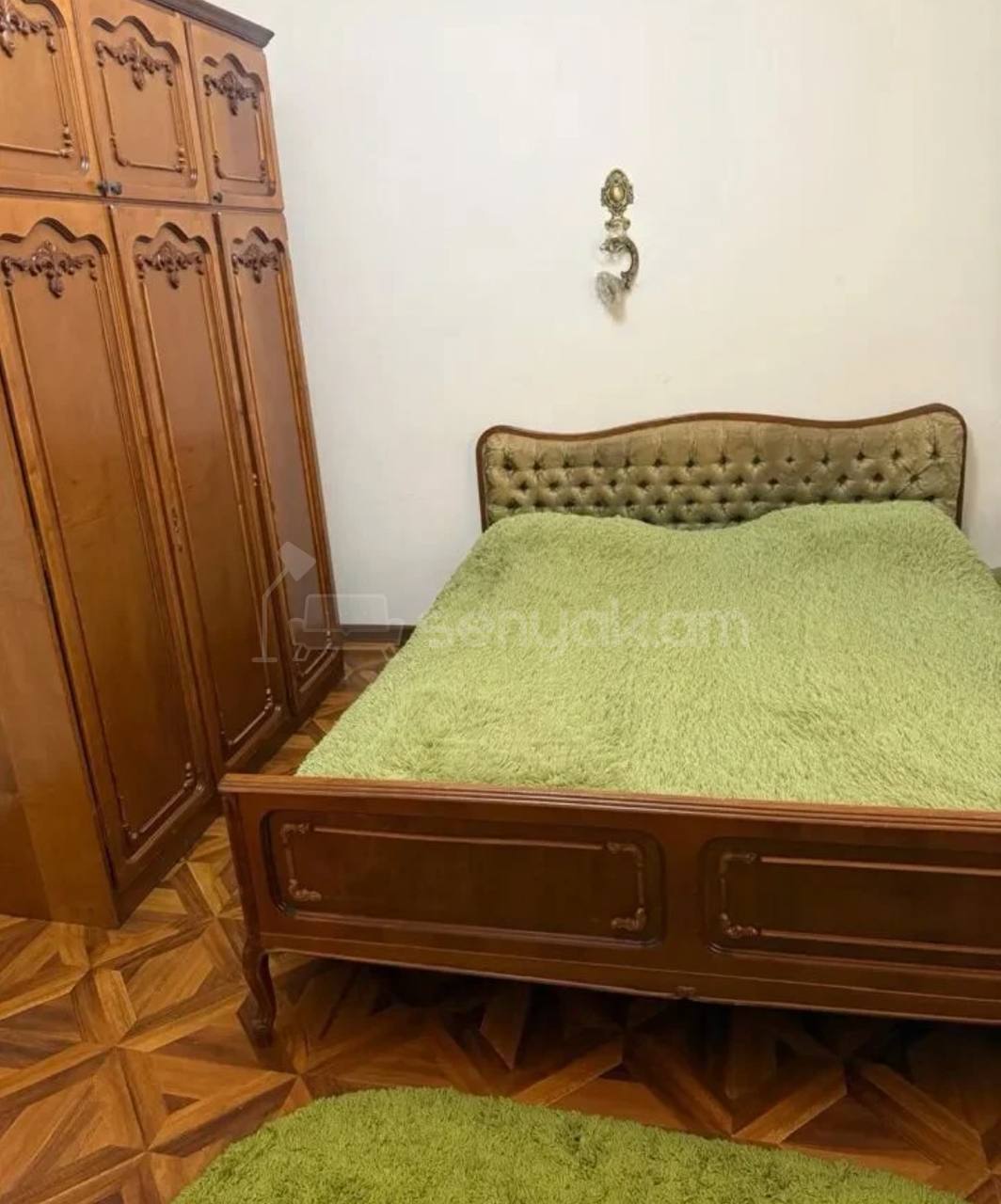 3 Սենյականոց Բնակարան Քարե Շենքում, 55քմ, 1/3 հարկ, Նորմալ Վիճակում, Կահավորված