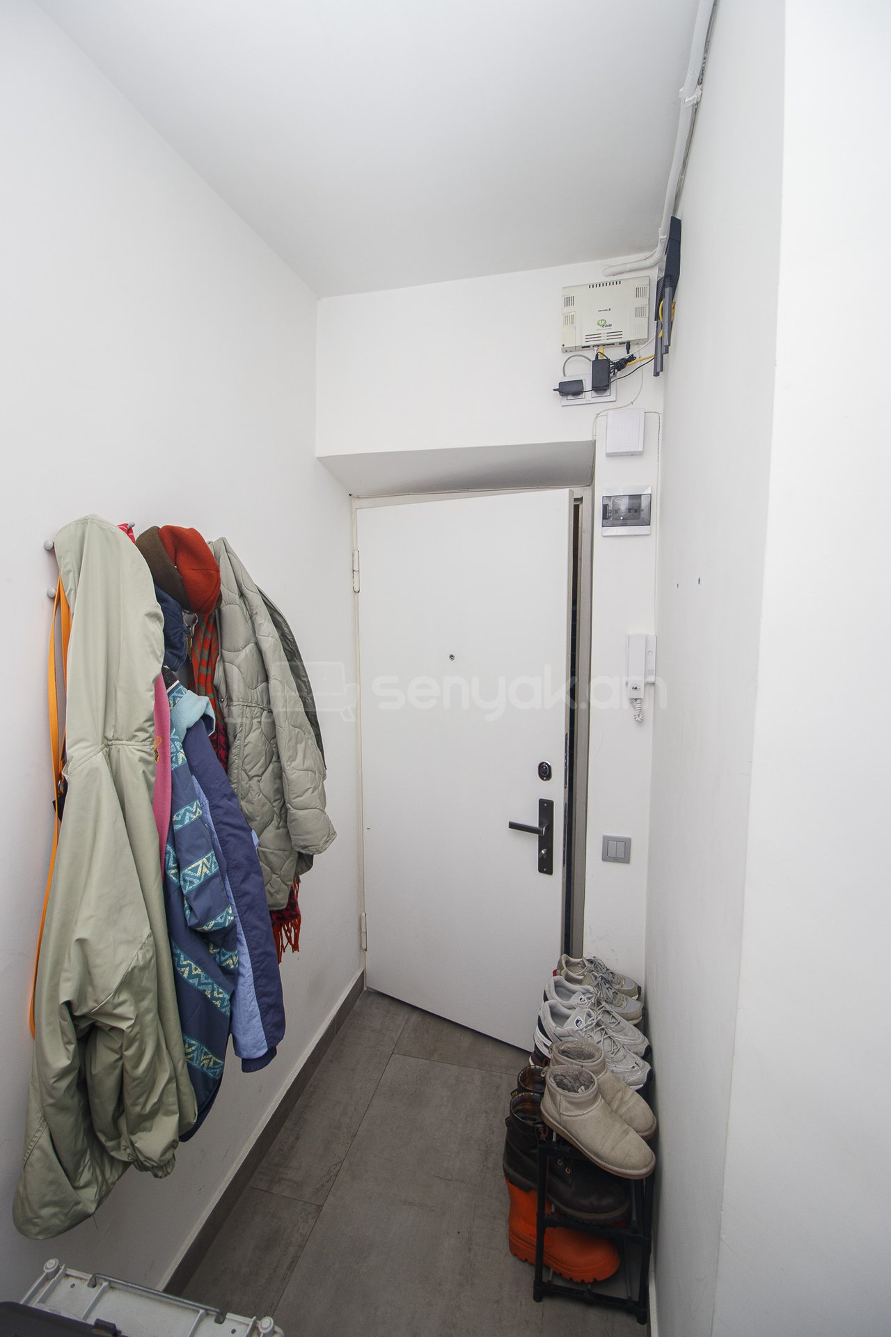 2 Սենյականոց Բնակարան Քարե Շենքում, 42քմ, 3/5 հարկ, Դիզայներական Վերանորոգված