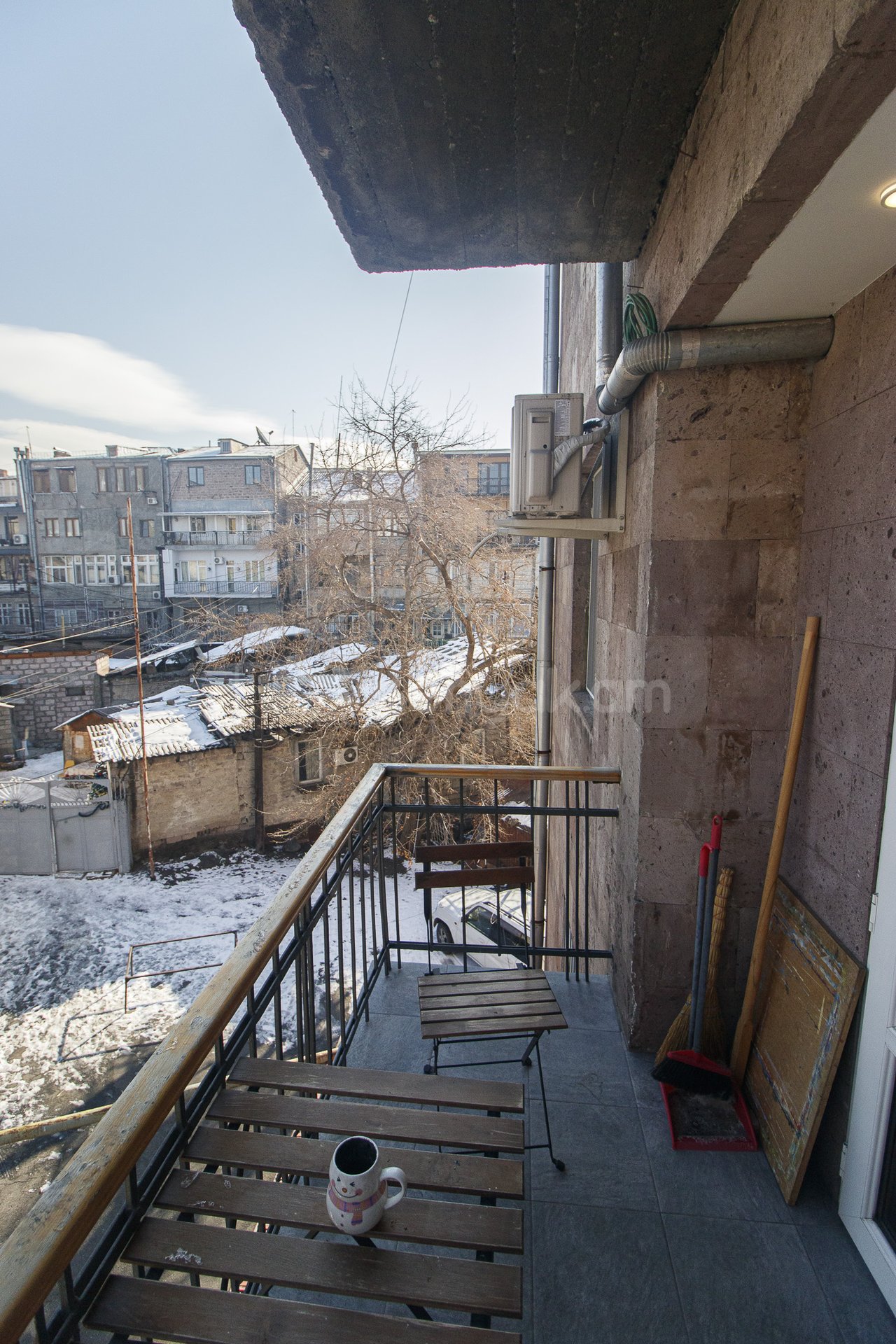 2 Սենյականոց Բնակարան Քարե Շենքում, 42քմ, 3/5 հարկ, Դիզայներական Վերանորոգված