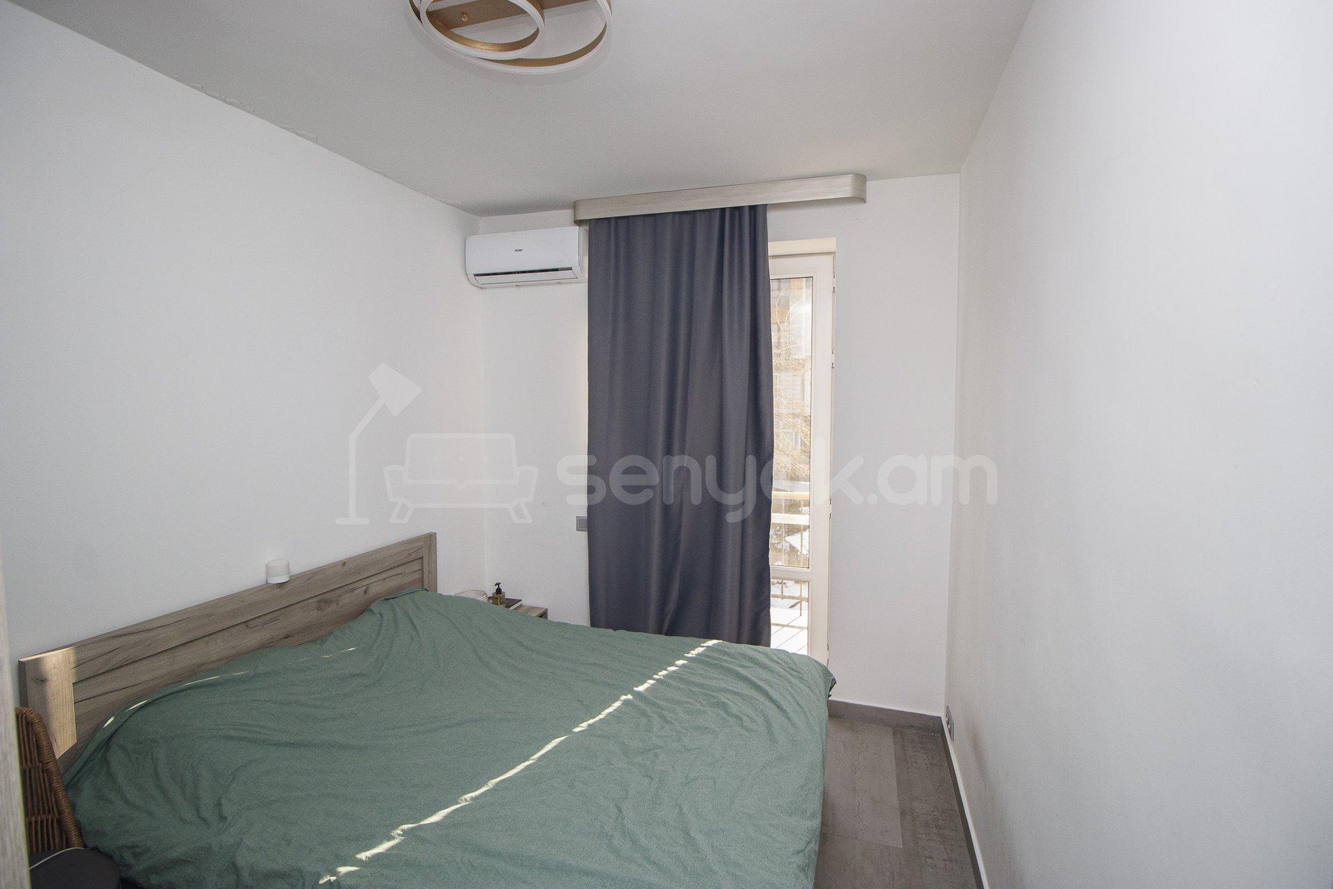 2 Սենյականոց Բնակարան Քարե Շենքում, 42քմ, 3/5 հարկ, Դիզայներական Վերանորոգված