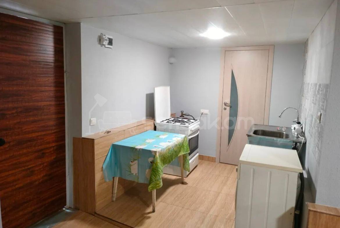 4 Սենյականոց Բնակարան Քարե Շենքում, 107քմ, 1/5 հարկ, Կապիտալ Վերանորոգված