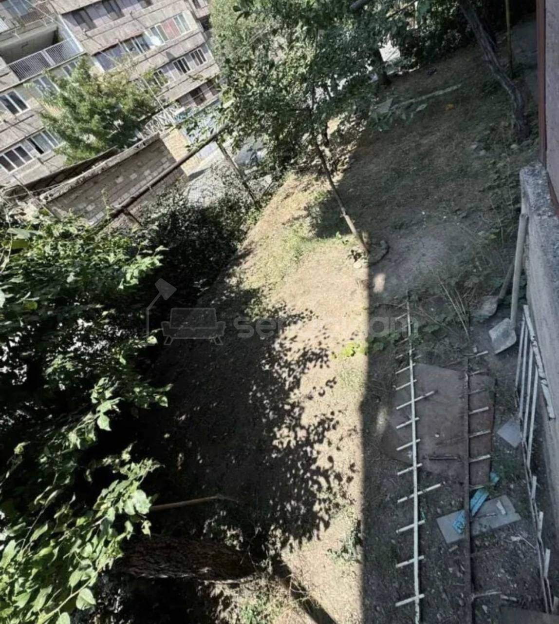 4 Սենյականոց Բնակարան Քարե Շենքում, 107քմ, 1/5 հարկ, Կապիտալ Վերանորոգված