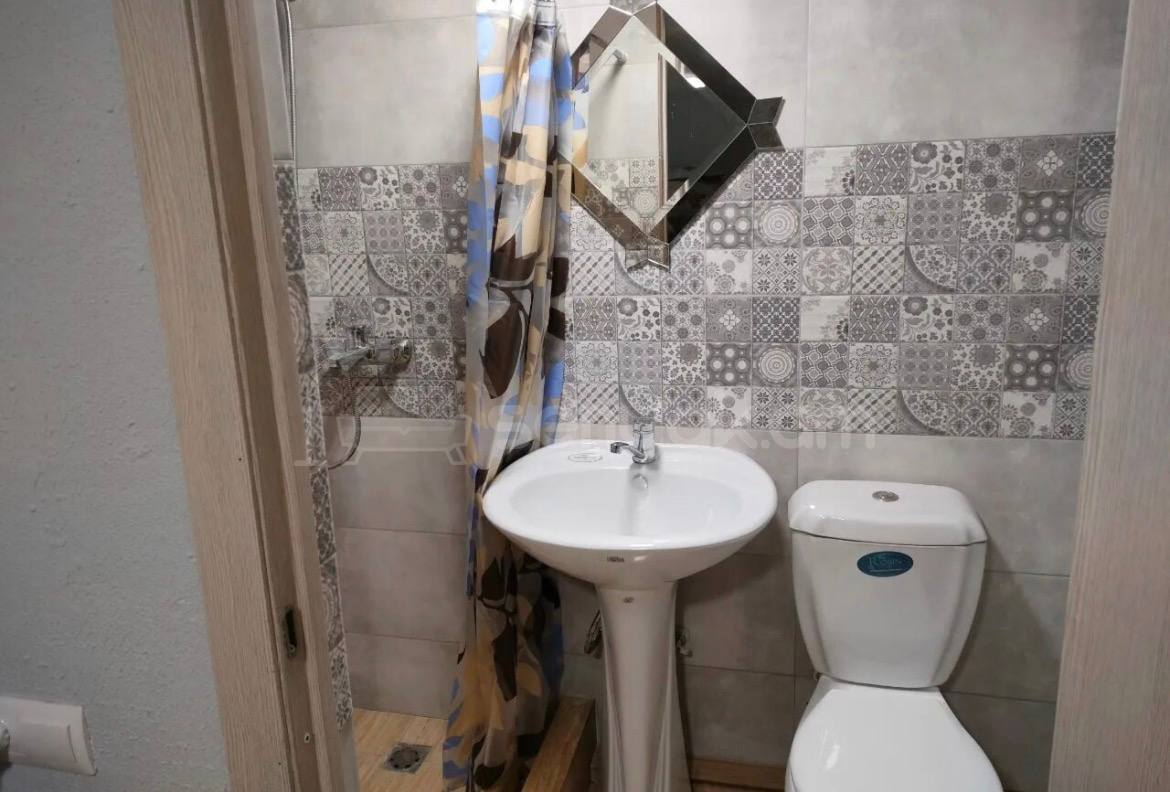 4 Սենյականոց Բնակարան Քարե Շենքում, 107քմ, 1/5 հարկ, Կապիտալ Վերանորոգված