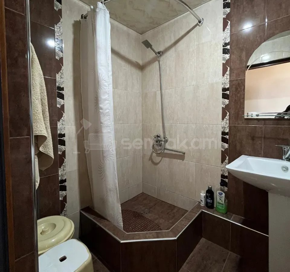 3 Սենյականոց Բնակարան, 77քմ, 4/4 հարկ, Կոսմետիկ Վերանորոգված