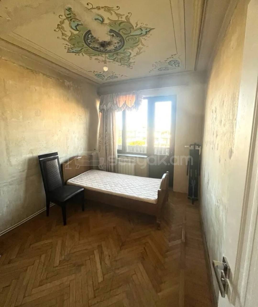 4 Սենյականոց Բնակարան Քարե Շենքում, 94քմ, 3/5 հարկ, Կապիտալ Վերանորոգված