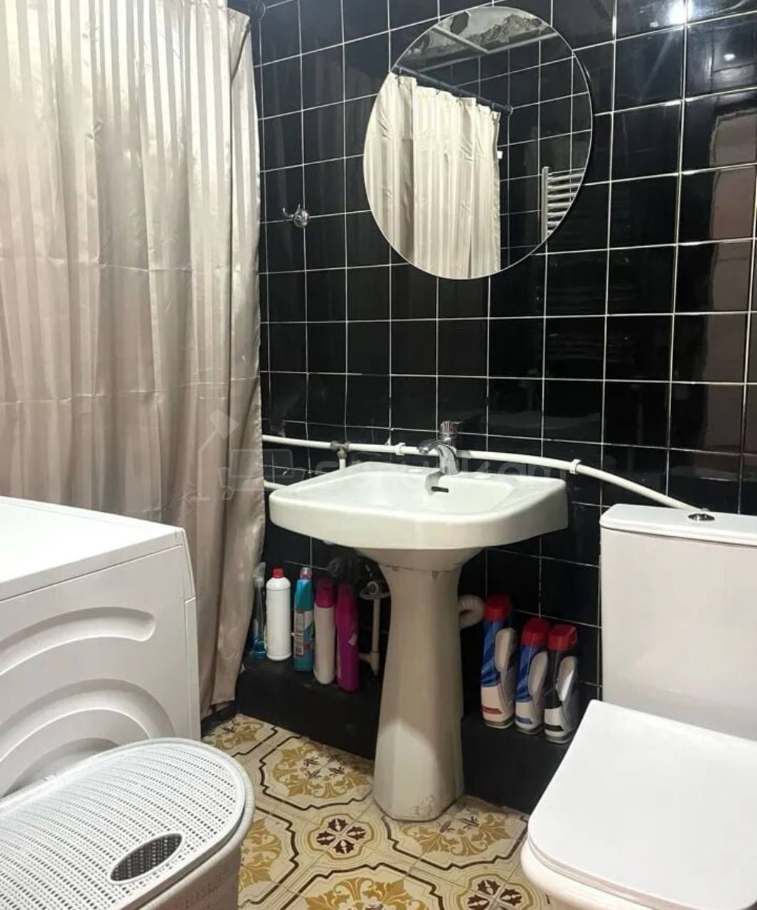 4 Սենյականոց Բնակարան Քարե Շենքում, 94քմ, 3/5 հարկ, Կապիտալ Վերանորոգված