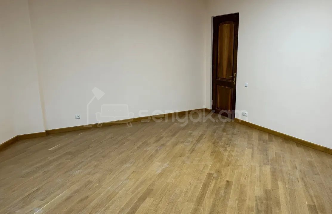 3 Սենյականոց Բնակարան Նորակառույցում, 135քմ, 3/4 հարկ, Կապիտալ Վերանորոգված