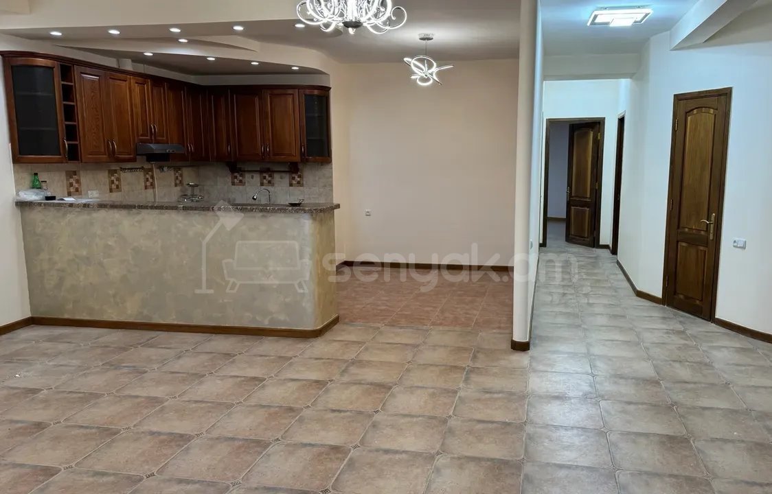 3 Սենյականոց Բնակարան Նորակառույցում, 135քմ, 3/4 հարկ, Կապիտալ Վերանորոգված