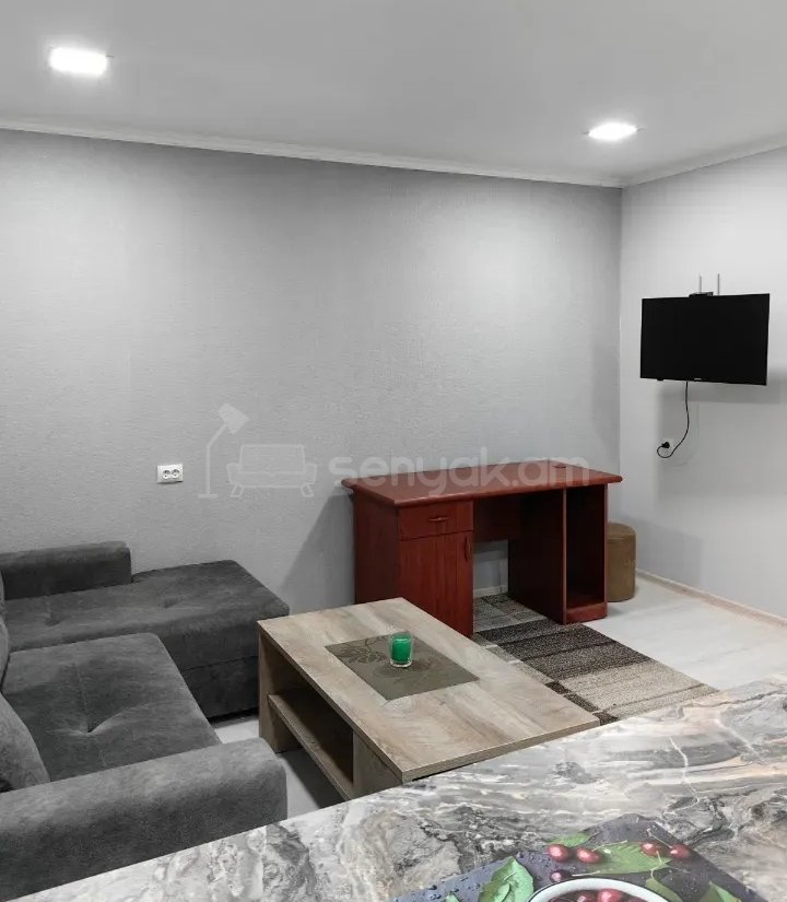 1 Սենյականոց Բնակարան Քարե Շենքում, 35քմ, 2/2 հարկ, Կապիտալ Վերանորոգված, Կահավորված, Արևկող