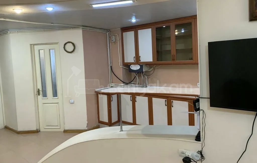 2 Սենյականոց Բնակարան, 65քմ, 5/9 հարկ, Կապիտալ Վերանորոգված, Կահավորված, Արևկող