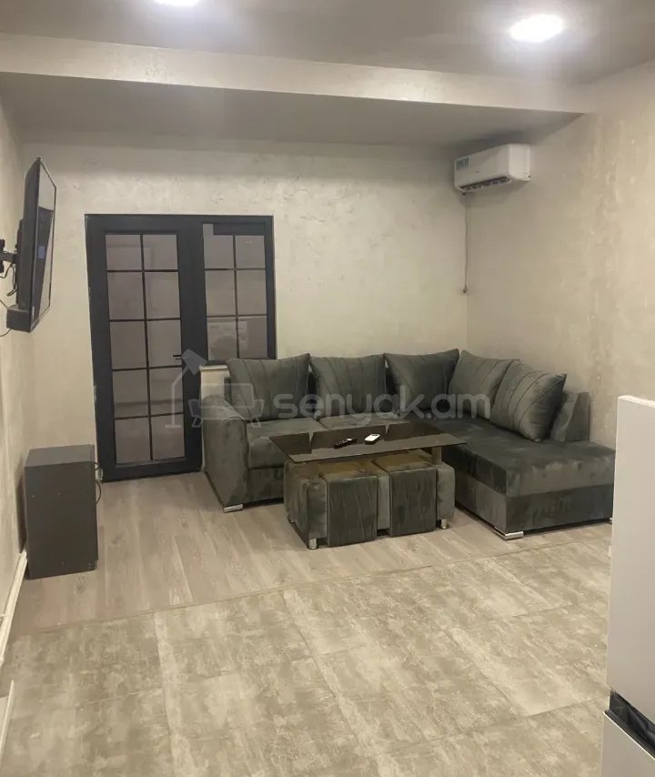 2 Սենյականոց Բնակարան Քարե Շենքում, 56քմ, 2/2 հարկ, Կապիտալ Վերանորոգված, Կահավորված