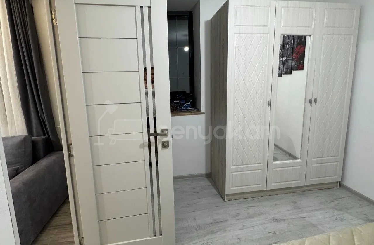 3 Սենյականոց Բնակարան Քարե Շենքում, 68քմ, 1/1 հարկ, Կապիտալ Վերանորոգված, Կահավորված