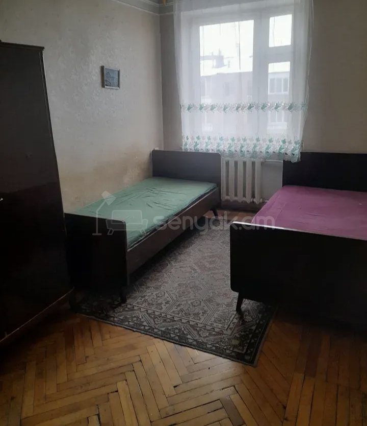 3 Սենյականոց Բնակարան Քարե Շենքում, 68քմ, 5/5 հարկ, Նորմալ Վիճակում, Կահավորված, Արևկող