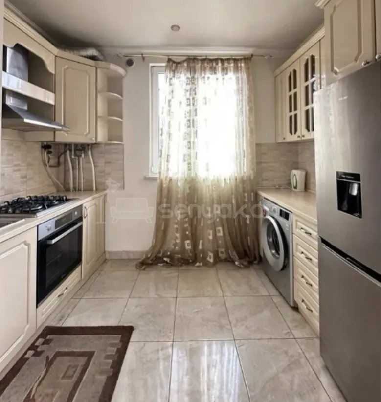 3 Սենյականոց Բնակարան Քարե Շենքում, 72քմ, 3/5 հարկ, Նորմալ Վիճակում, Կահավորված, Արևկող