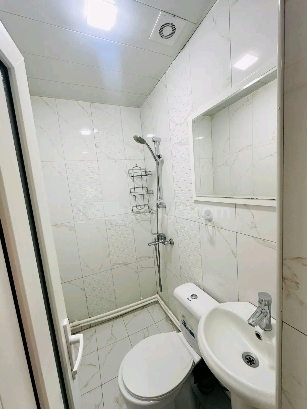 2 Սենյականոց Բնակարան Քարե Շենքում, 45քմ, 1/1 հարկ, Նորմալ Վիճակում, Կահավորված