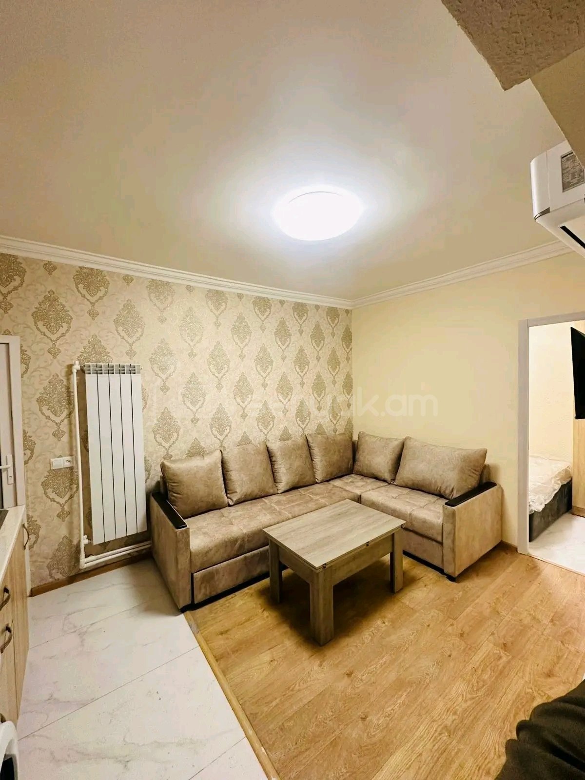 2 Սենյականոց Բնակարան Քարե Շենքում, 45քմ, 1/1 հարկ, Նորմալ Վիճակում, Կահավորված