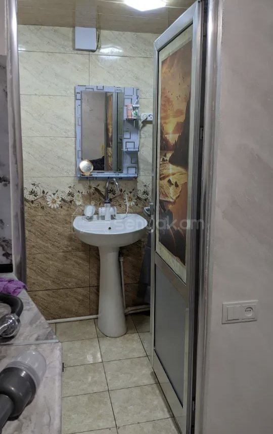 2 Սենյականոց Բնակարան Քարե Շենքում, 50քմ, 1/1 հարկ, Նորմալ Վիճակում, Կահավորված