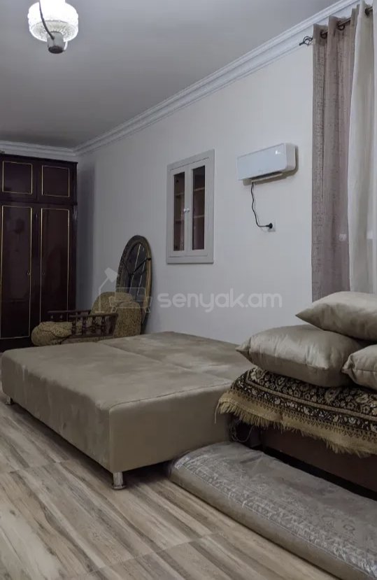 2 Սենյականոց Բնակարան Քարե Շենքում, 50քմ, 1/1 հարկ, Նորմալ Վիճակում, Կահավորված