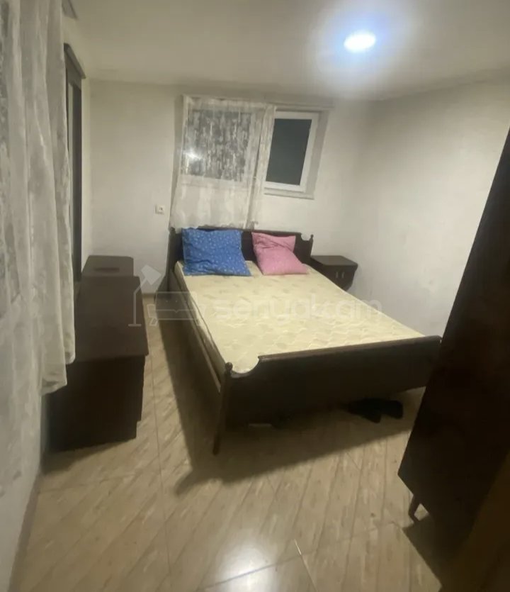 2 Սենյականոց Բնակարան Քարե Շենքում, 56քմ, 1/1 հարկ, Նորմալ Վիճակում, Կահավորված, Արևկող