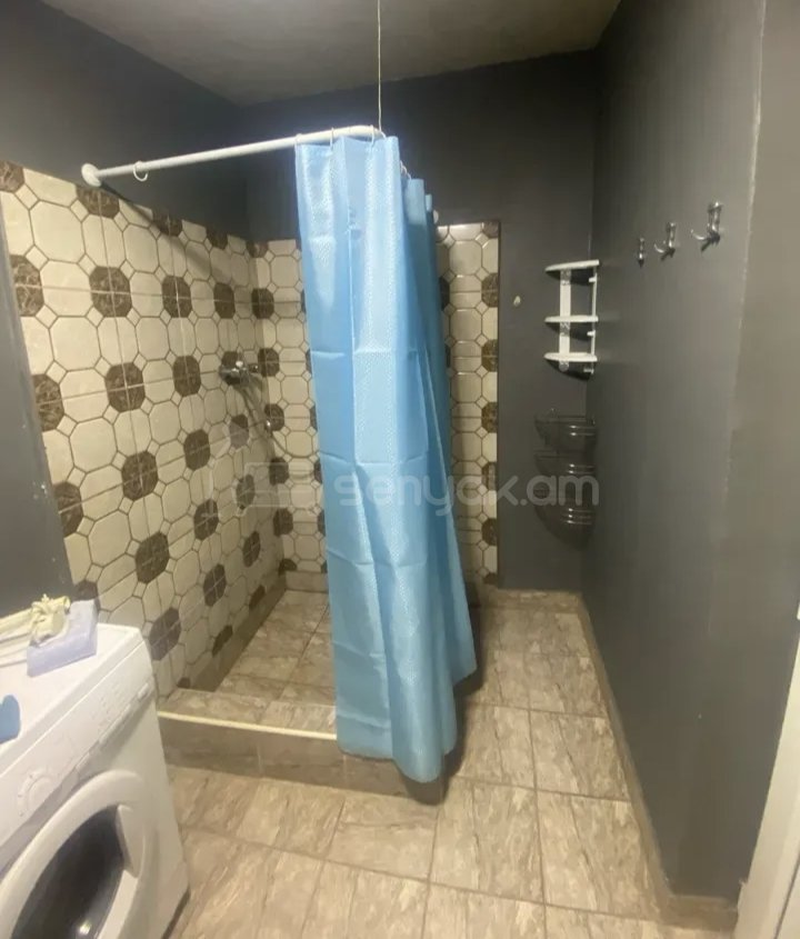 2 Սենյականոց Բնակարան Քարե Շենքում, 56քմ, 1/1 հարկ, Նորմալ Վիճակում, Կահավորված, Արևկող