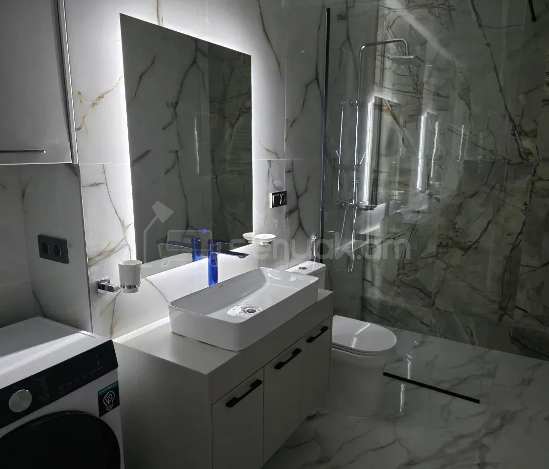 3 Սենյականոց Բնակարան Նորակառույցում, 74քմ, 17/18 հարկ, Կապիտալ Վերանորոգված