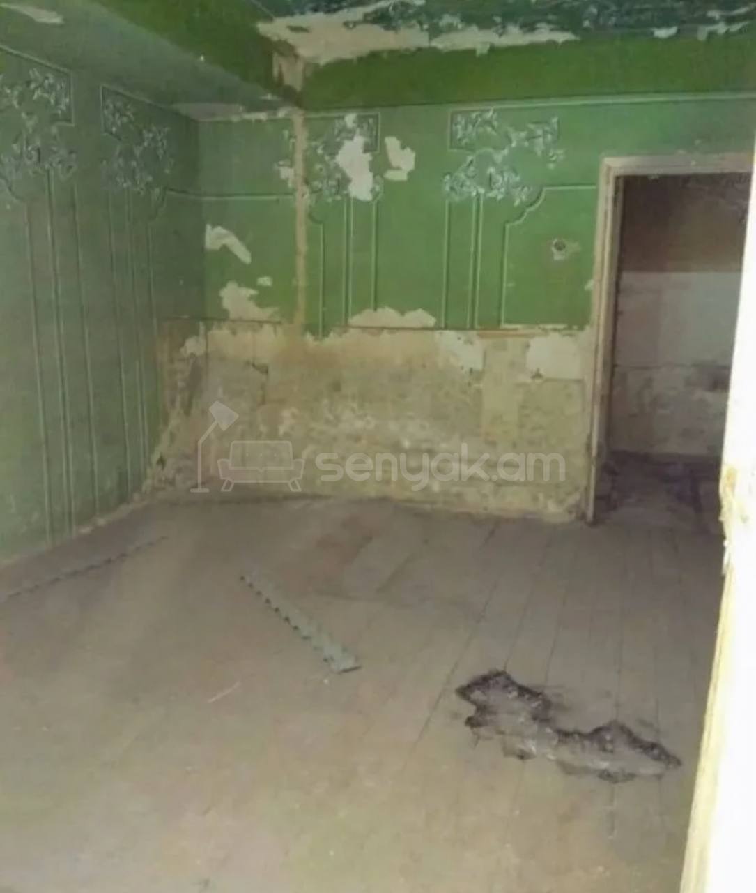 4 Սենյականոց Բնակարան Քարե Շենքում, 95քմ, 1/5 հարկ, Պետական Վիճակում