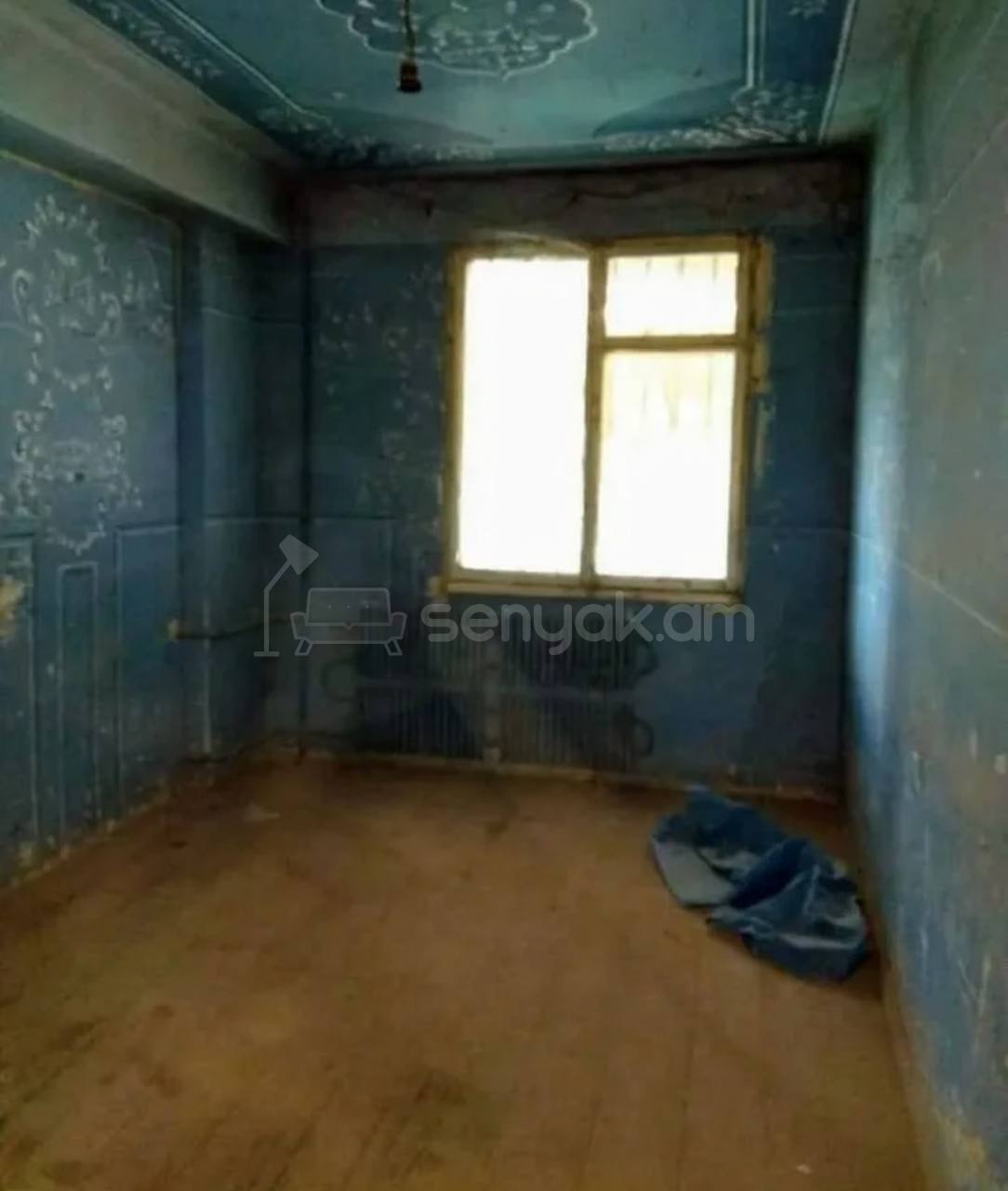 4 Սենյականոց Բնակարան Քարե Շենքում, 95քմ, 1/5 հարկ, Պետական Վիճակում