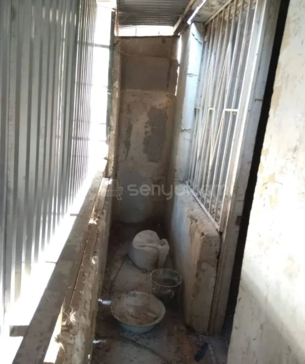 4 Սենյականոց Բնակարան Քարե Շենքում, 95քմ, 1/5 հարկ, Պետական Վիճակում