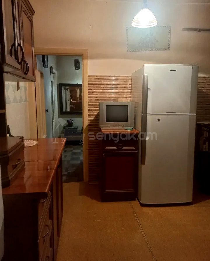 2 Սենյականոց Բնակարան Քարե Շենքում, 63քմ, 2/5 հարկ, Կոսմետիկ Վերանորոգված