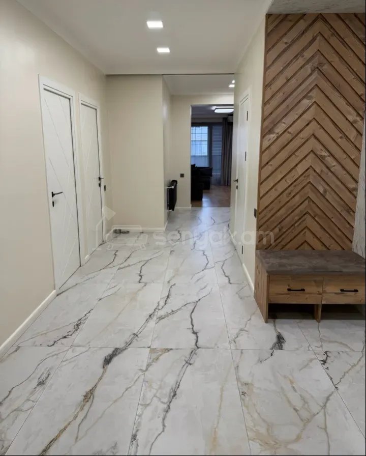 3 Սենյականոց Բնակարան Քարե Շենքում, 114քմ, 4/5 հարկ, Կապիտալ Վերանորոգված